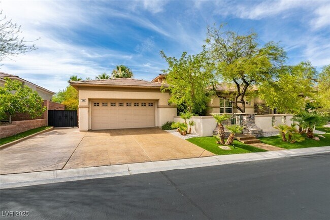 Building Photo - 1704 Cypress Manor Dr
