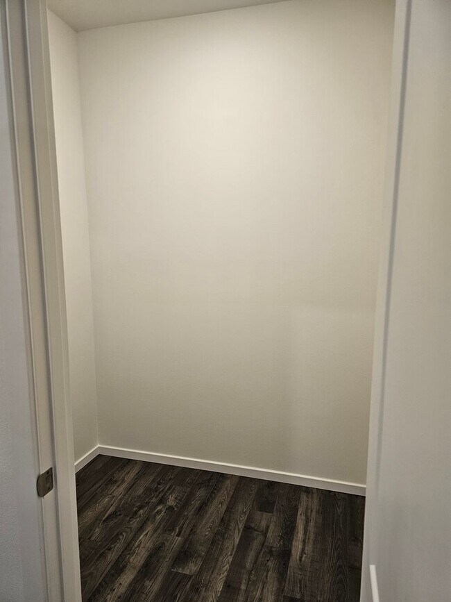 Foto del edificio - Brand New 4 Bedroom Home in Moreal Meadows! Close to Freeway & JBLM!