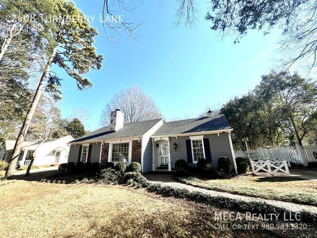 Foto del edificio - 2408 Turnberry Ln