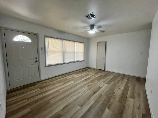 Foto del edificio - 3802 NW Arlington Ave