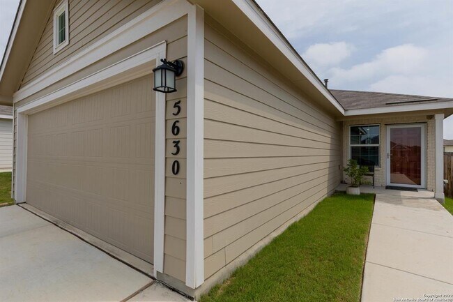 Building Photo - 5630 Willow Breeze
