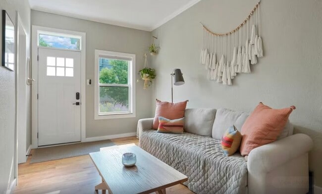 Photo - 2517 Clay St Townhome