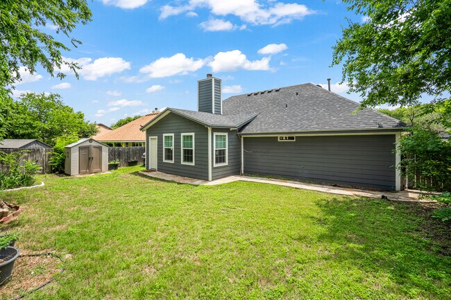 Building Photo - 406 Gina Dr