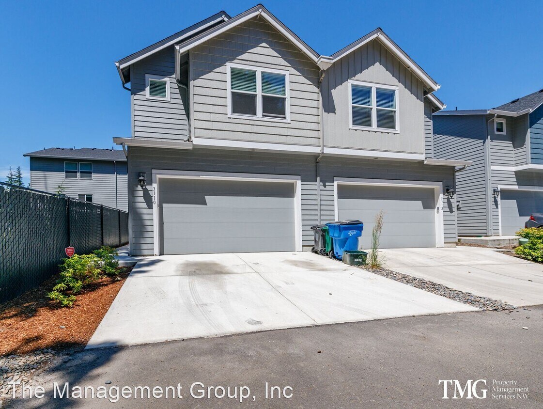 Foto principal - 3 br, 2.5 bath House - 3303 E 36th Court