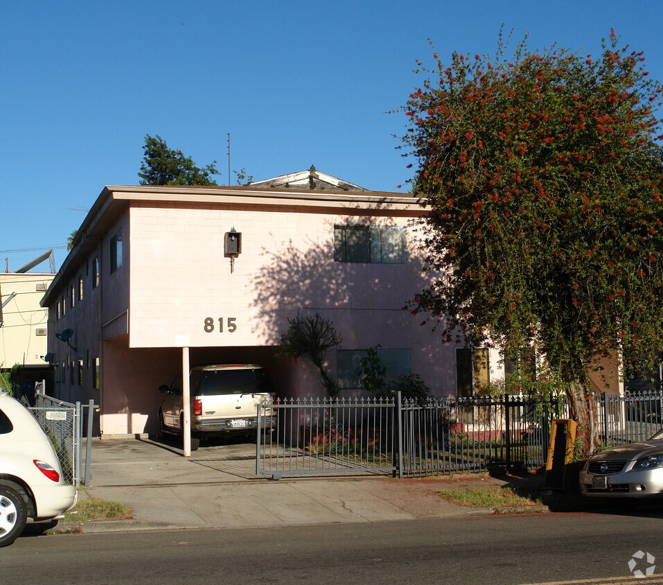 Building Photo - 815 N Benton Way