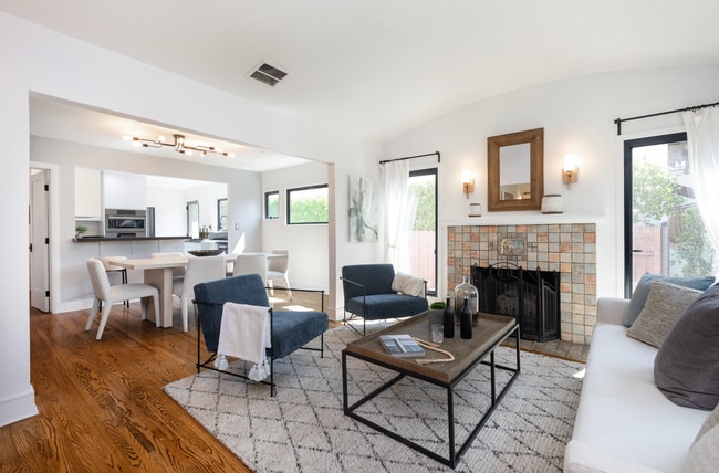 Foto del edificio - 722 N La Jolla Ave