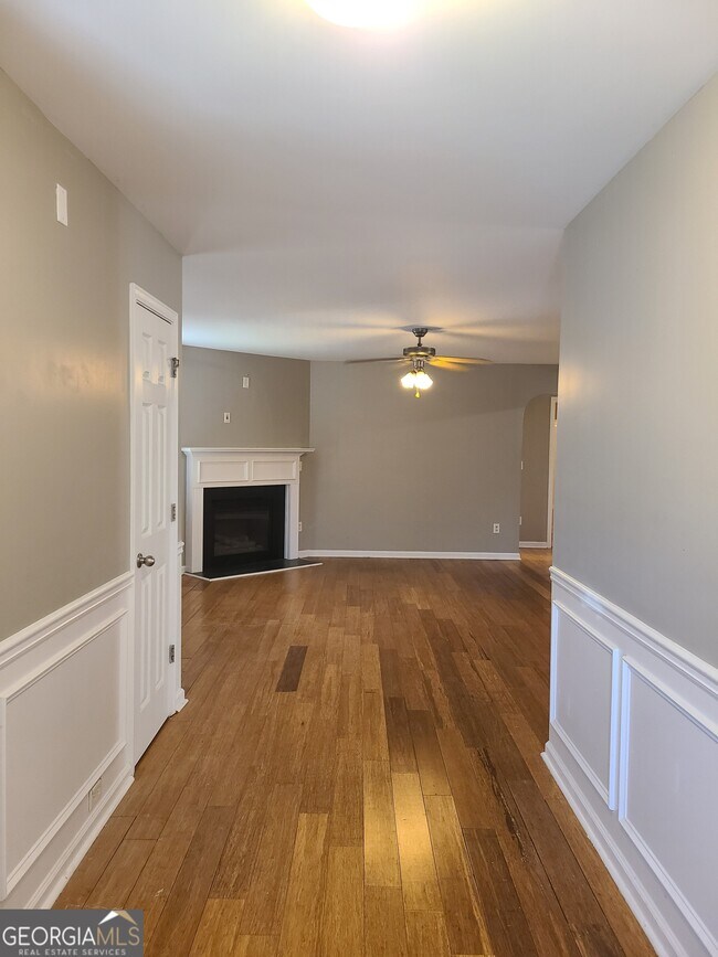 Foto del edificio - 2416 Cornell Cir