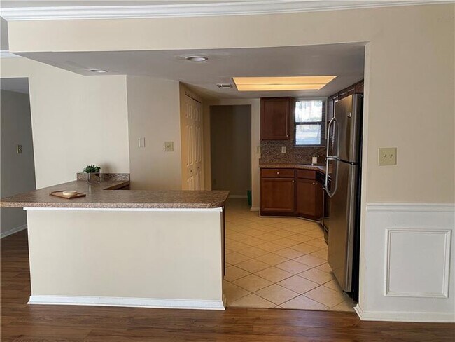 Building Photo - 2185 Palmyra Dr