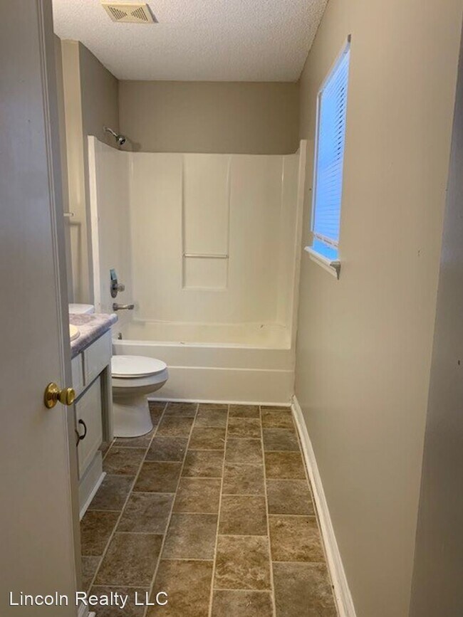 Building Photo - 3 br, 2 bath House - 5600 Scruggs Cir*