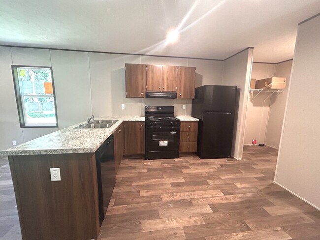 Foto del edificio - Brand new 4BR Mobile Home - Country living with City convenience!