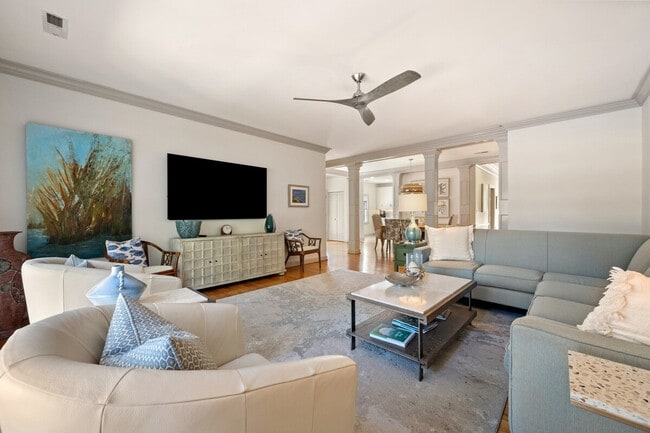 Building Photo - 773 Bonnyneck Dr