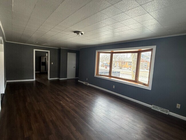 Foto del edificio - Check Out this Renovated House in a Quiet Neighborhood with a Large Yard!