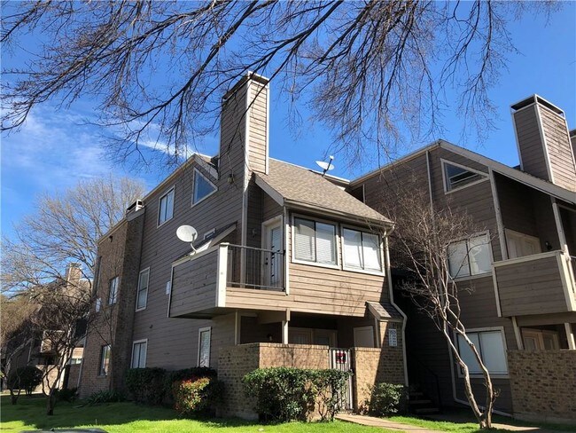 Foto del edificio - 9829 Walnut St
