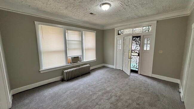 Building Photo - 1114 Azalia St