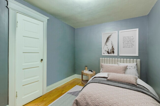 Bedroom - 506 Valley Dr