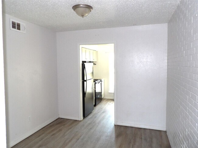 Foto del edificio - 2107 NW 38th St