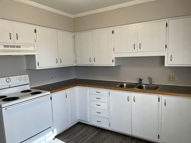 Building Photo - Close to Downtown Albemarle - Apartment