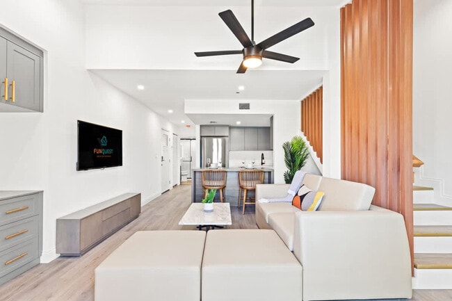 Foto del edificio - 8115 Thomas Dr