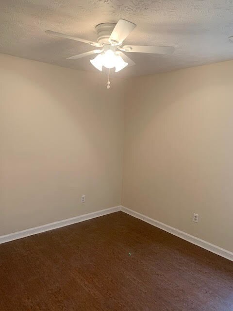 Foto del edificio - 4341 Chestnut Lake Ave