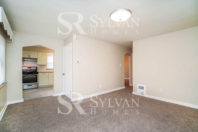 Foto del edificio - This cute brick home is waiting for you