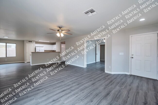 Building Photo - 1735 E San Xavier Dr