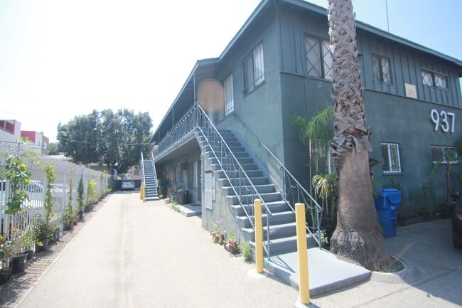 Building Photo - 937 Cole Ave