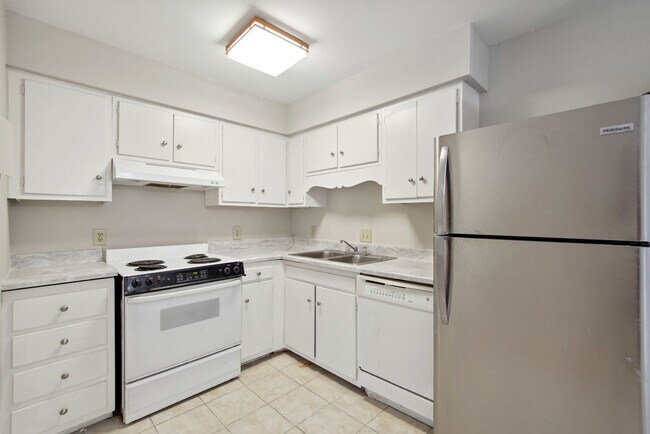 Foto del edificio - 2 Bedroom condo in Raleigh