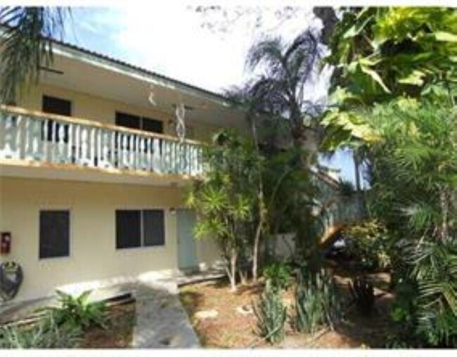 Foto del edificio - 1423 Holly Heights Dr