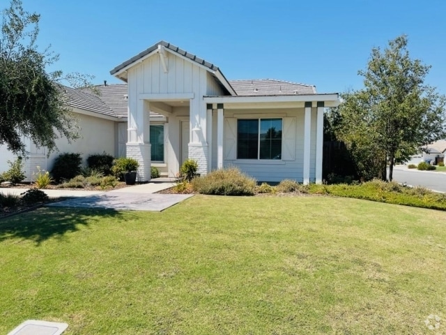 Building Photo - 9718 Alondra Dr