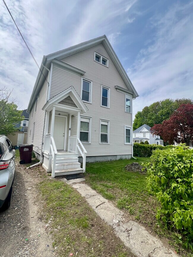 Side entrance to the apartment - 28 7th Ave