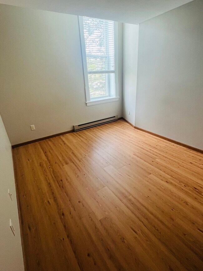 113 E Main St Unit BB 9, Evansville, WI 53536 Apartments in