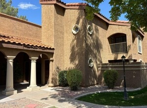 Building Photo - 6945 E Cochise Rd