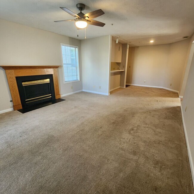 Foto del edificio - 300 Waterdown Dr