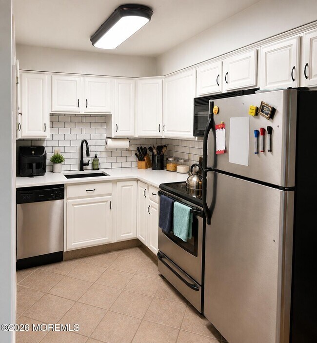 Foto del edificio - 735 Greens Ave