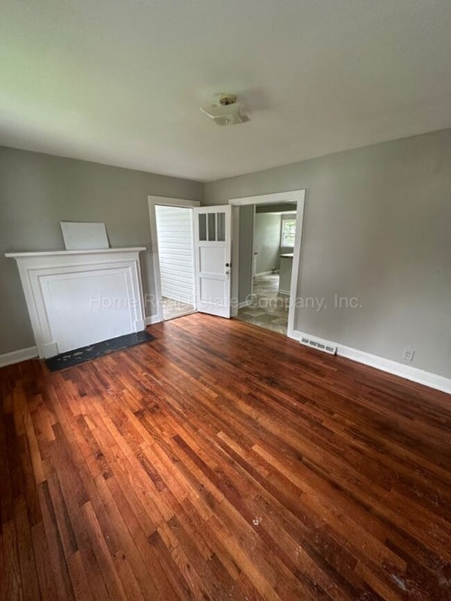 Building Photo - 720 W. 26th Street