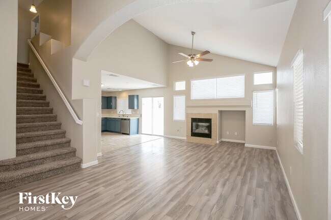 Foto del edificio - 5313 Fall Meadows Ave