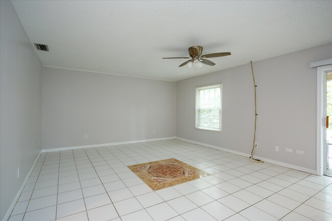 Foto del edificio - 614 Georgetown Dr