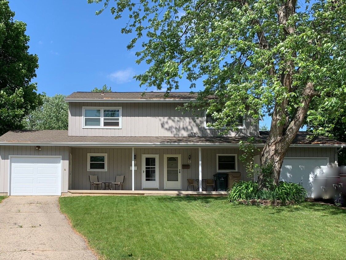 Primary Photo - Westbrook Glen Townhomes