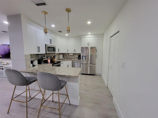 Foto del edificio - 2880 SW 67th Ave