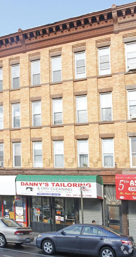 Foto del edificio - 720 5th Ave