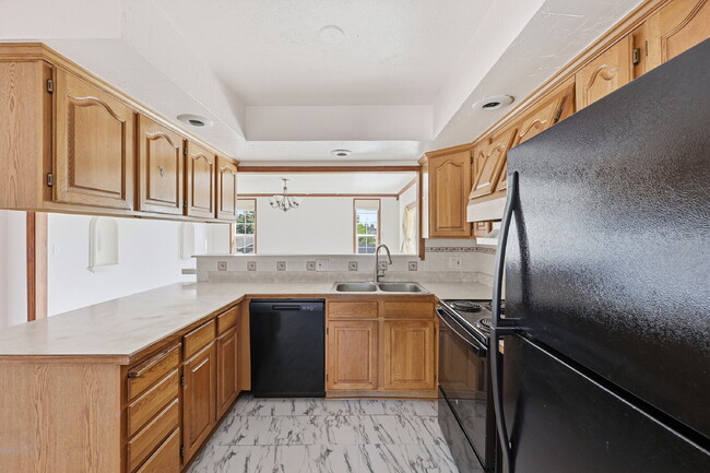 Building Photo - $2,240.95 with $300 off the first month's rent, 4 Beds - 2 Bath, Single Family Home in Colorado S...