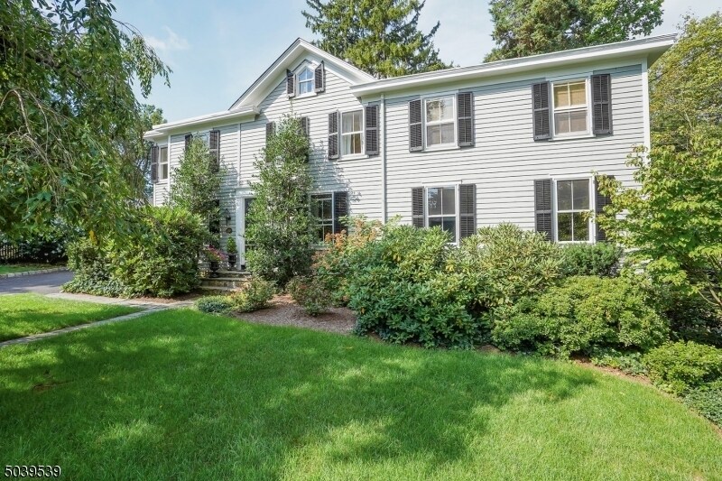 Primary Photo - 37 Pine Grove Ave