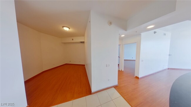 Foto del edificio - 200 W Sahara Ave