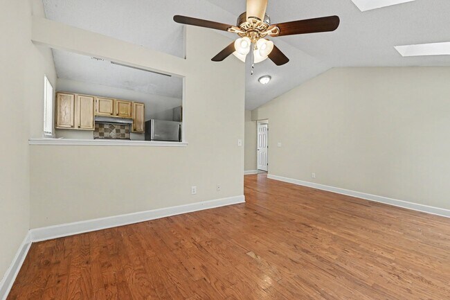 Foto del edificio - 3 Bedroom 2 Bathroom House
