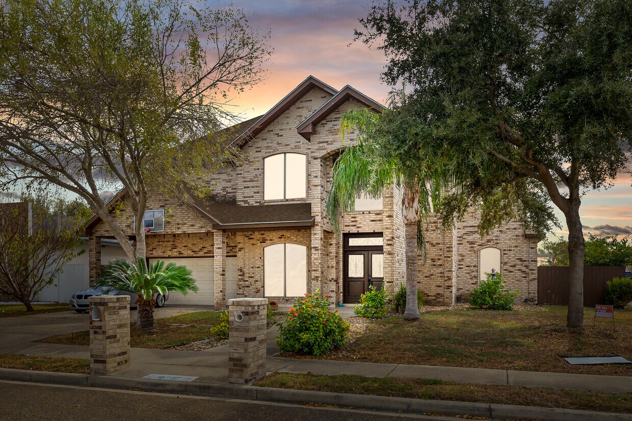 Foto principal - 4717 Ebony Ave