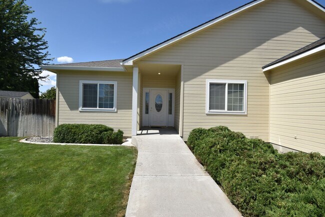 Foto del edificio - Cozy Pet-Friendly Rental in a Quiet Kennew...