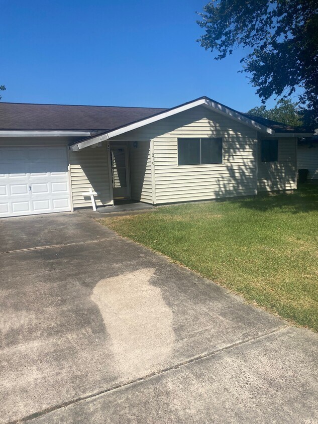 310 Landry Dr, Port Neches, TX 77651 House Rental in Port Neches, TX