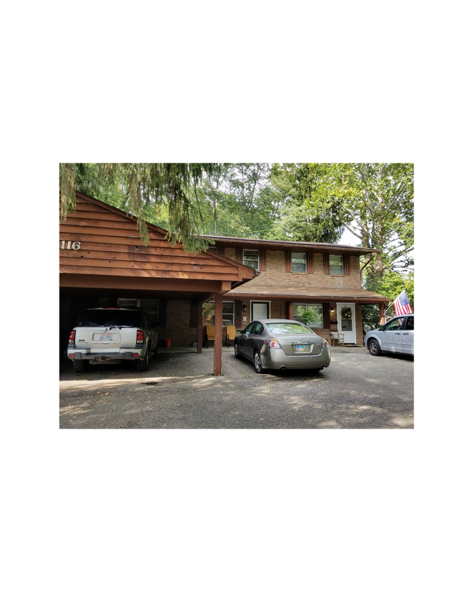 Primary Photo - 116 W Maple St