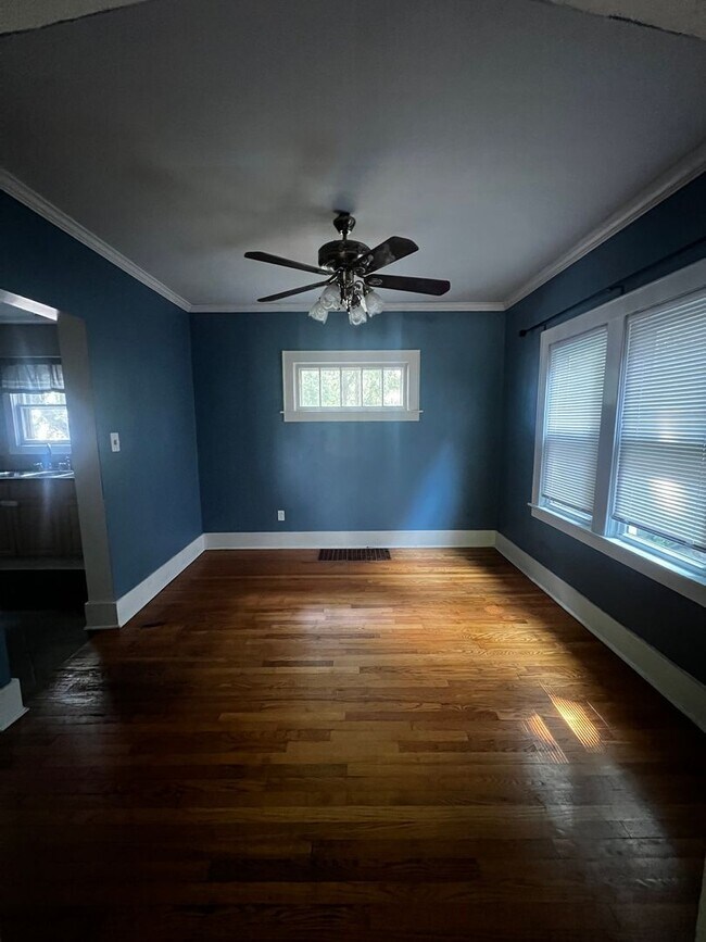 Foto del edificio - Newly Renovated House For Rent in the East...