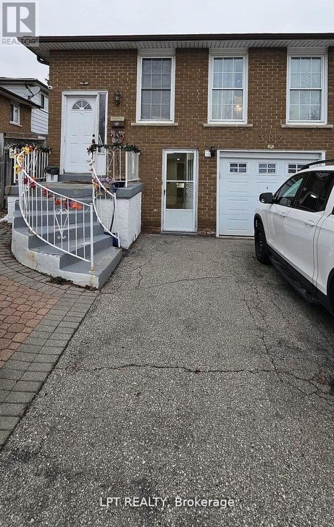 Building Photo - 382 Pinemeadow Ave